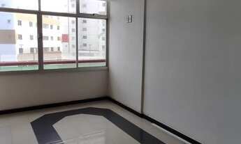 Imagem 5: Imóvel amplo, em frente a praça do Imbuí. Ótima localização!!!