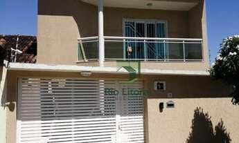 Imagem 1: Casa duplex à venda com 3 dormitórios, sendo 1 suíte no bairro Novo Rio das Ostras/RJ