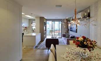 Imagem 2: Apartamento para venda tem 100 metros quadrados com 2 quartos em Centro - Florianópolis