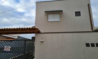 Imagem 2: Alugo apartamento térreo de 4 cômodos no Burck com garagem