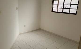 Imagem 5: Alugo apartamento térreo de 4 cômodos no Burck com garagem