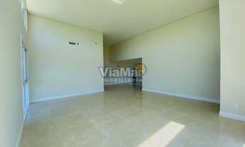 Imagem 4: Casa de condomínio para venda possui 250 metros quadrados com 3 quartos