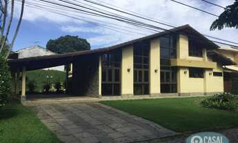 Imagem: Casa com 03 Quartos, Piscina e Churrasqueira