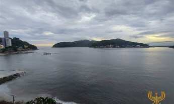 Imagem 2: 3 Dormitórios, Frente total ao mar, sacada, suíte, decoração estilo náutica, lazer e 2 vag