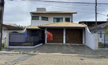 Imagem: Sobrado com 4 dormitórios sendo 1 suíte