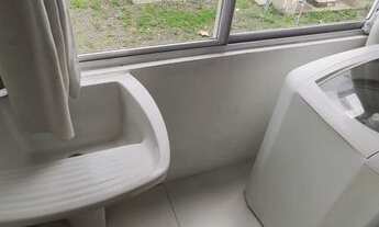 Imagem 4: Ótimo apartamento, amplo, com sacada de frente para a avenida