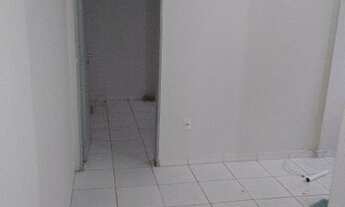 Imagem: ALUGO TÉRREO