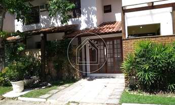 Imagem 2: Casa duplex em charmoso condomínio cercado pela natureza na Região Oceânica - 2 quartos