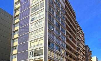 Imagem 4: Um apartamento por andar, vendo apartamento de 185 m² de área privativa no Centro de Porto