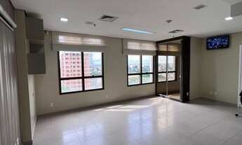 Imagem: Sala no The Office com 40m²