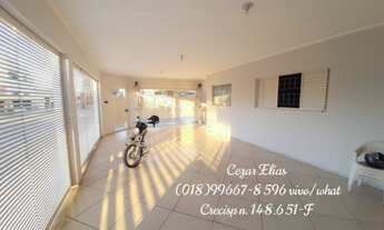 Imagem 2: Vende-se uma casa com três quartos sendo uma suite em Andradina -SP