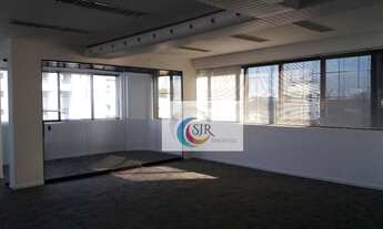 Imagem 5: Conjunto comercial reformado recentemente, com 184m² composto por 2 amplas salas e 4 banhe