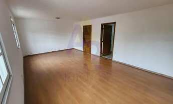 Imagem 3: Apartamento espaçoso com 3 dormitórios e aquecimento a gás, em localização estratégica do