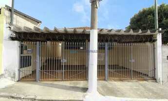 Imagem: Casa térrea com entrada lateral