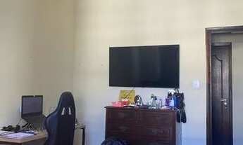 Imagem: Quarto ao lado do metrô