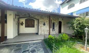 Imagem 3: Casa de 3 quartos com churrasqueira e piscina privadas em condomínio fechado