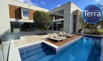 Imagem: Vista permanente para mata 4 suítes à