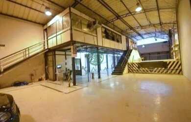 Imagem 5: Vende ou Aluga,galpão com 2.061m² de área construída ,pé direito de 6 metros, a 500 metros