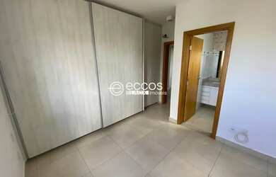 Imagem 3: Apartamento com 3 quartos para alugar no bairro Martins