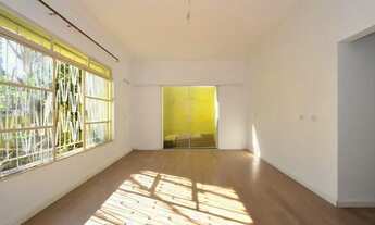 Imagem 2: Casa tipo para venda com 3 quartos, 183m²