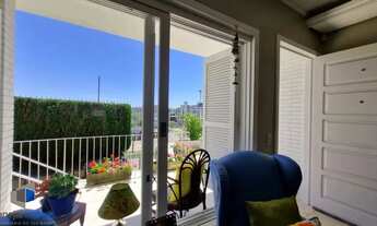 Imagem 3: Casa Espetacular com Vista Deslumbrante, Reformada por Arquiteto de 2 dormitórios, suíte