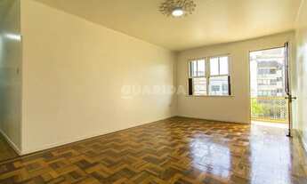 Imagem: Amplo apartamento reformado no bairro Petrópolis