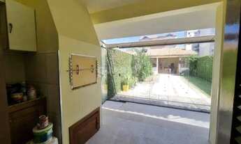 Imagem 7: Casa em Condomínio com 4 dormitórios, sendo 1 suíte, e 2 vagas de garagem no bairro Camaqu