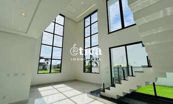 Imagem 4: Casa no Alphaville com 360 m², 4 quartos sendo 3 suítes e 1 semi