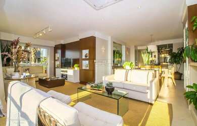 Imagem 2: Belissimo apto com sacada e vista para o Guaíba !