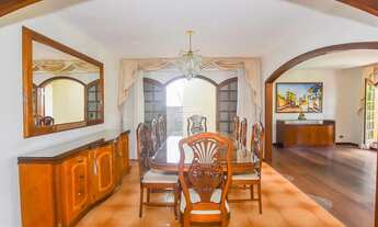 Imagem 6: Casa Térrea para venda possui 287 metros quadrados com 3 quartos em Boa Vista - Curitiba