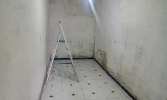 Imagem 3: Casa com térreno toda lagiada terreno com uma parte já na Lage