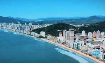 Imagem 2: Sobrado entre Nereu Ramos e 2ª Avenida Meia Praia- 150m do Mar- aceita apt pemuta