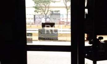 Imagem 2: Porto Alegre - Casa Padrão - Floresta