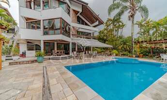 Imagem 4: Casa clássica à venda no Alphaville Residencial Zero com 4 suítes