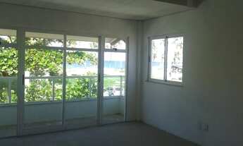 Imagem 2: Linda casa, 40 mt do mar, 4/4 com suítes, varandas, dependência, 4 garagens