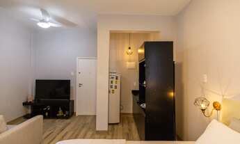 Imagem 3: LINDO CONJUGADO, REFORMADO, MOBILIADO VISTA LATERAL MAR , PRONTO PRA MORAREM COPACABANA