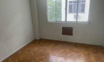 Imagem 7: Apartamento para venda possui 80 metros quadrados com 2 quartos em Botafogo - Rio de Janei