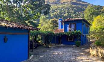 Imagem 2: Localizada em região bucólica de Itaipava, em condomínio de excelente estrutura