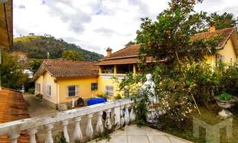 Imagem 4: Área comercial de Itaipava de frente para a rodovia