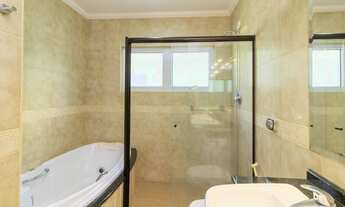 Imagem 4: Sobrado para venda possui 311 metros quadrados com 4 quartos em Jardim Regina - São Paulo