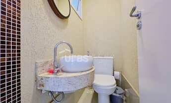 Imagem 5: Casa de condomínio sobrado para venda tem 206 metros quadrados com 4 quartos