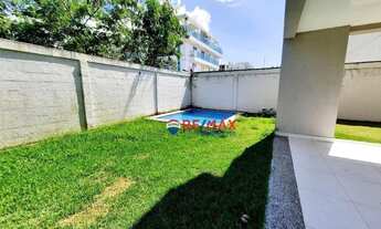 Imagem 6: Casa com piscina, 3 quartos, 1 suíte com pia dupla e 2 suítes canadenses