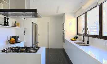 Imagem 7: Stratos Itaim)Apartamento de 246m² com 4 Suítes + 4 Vagas + Depósito Privativo - no Itaim