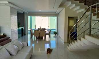 Imagem: Casa de andar com piscina - Aruana