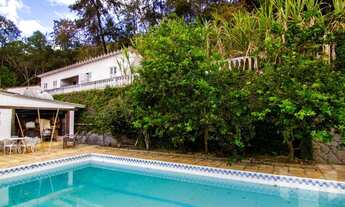 Imagem 6: Área comercial de Itaipava de frente para a rodovia