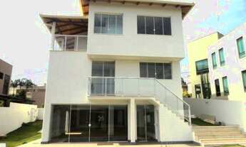 Imagem 2: Casa para venda tem 520 metros quadrados com 5 quartos