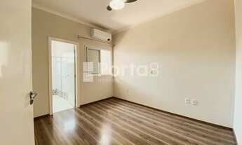 Imagem 15: Casa Espaçosa com Área Gourmet no Bairro Lot Porto Seguro - Viva com Conforto e Estilo!