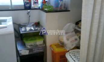 Imagem 3: Oportunidade Única no Leblon - Apartamento com 2 Quartos Esperando por Sua Modernização