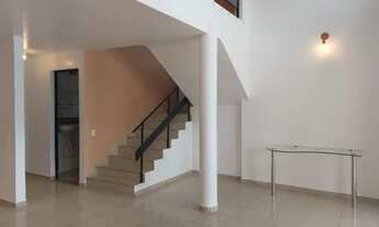 Imagem 4: Casa construída em dois pavimentos, com 4 quartos sendo 3 suítes, WC social, salas de jant