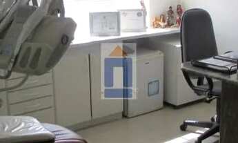 Imagem 6: Salão com 140 m², na Av. Tancredo Neves, com 5 consultorios